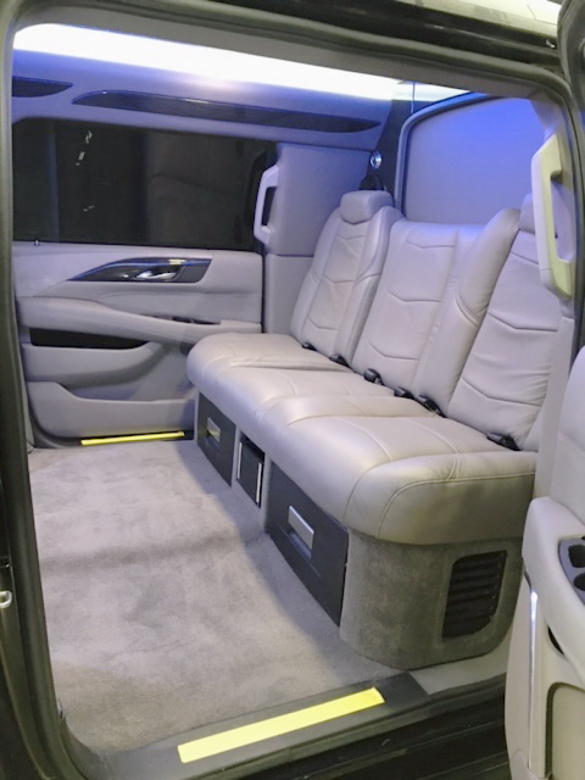CEO SUV Mobile Office for Sale in Oaklyn, NJ - Photo 17