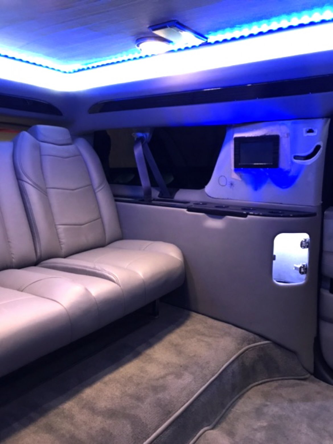 CEO SUV Mobile Office for Sale in Oaklyn, NJ - Photo 19