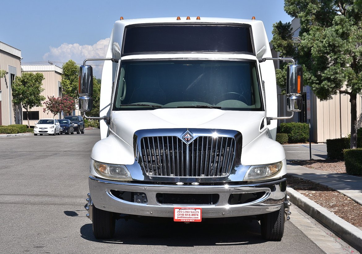 Limo Bus for Sale in Fontana, CA - Photo 4