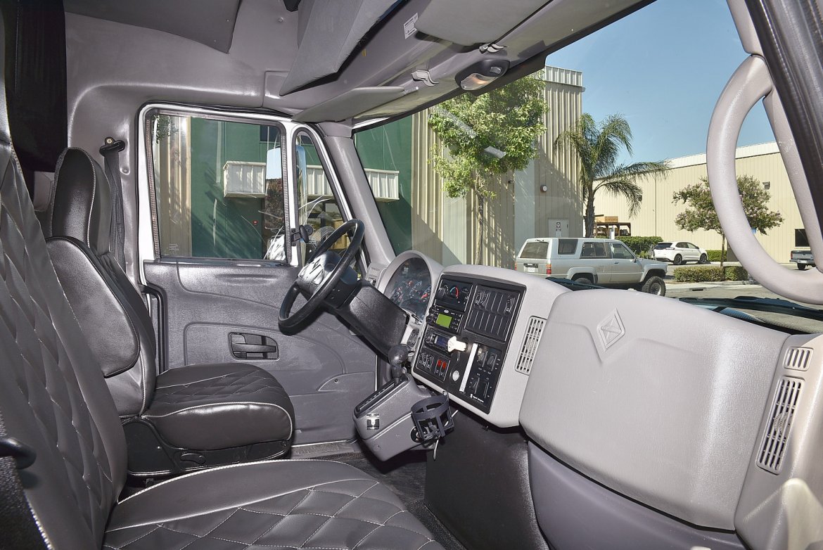 Limo Bus for Sale in Fontana, CA - Photo 10