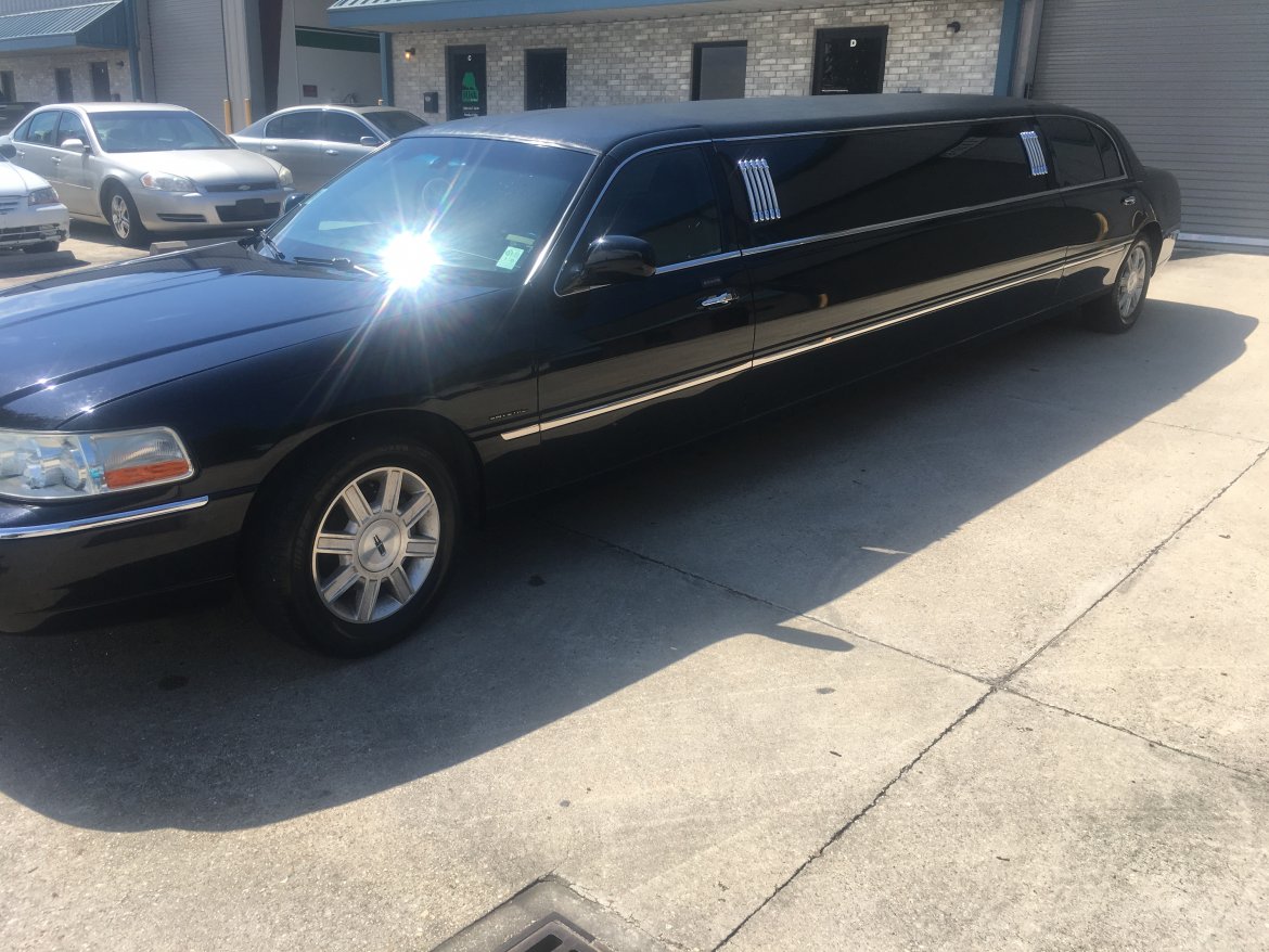 Limousine for Sale in Kenner, LA - Photo 2
