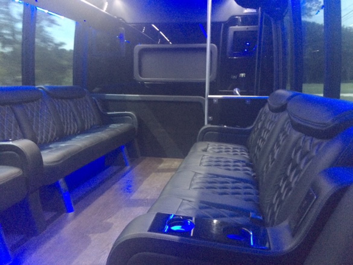 Limo Bus for Sale in Oaklyn, NJ - Photo 9