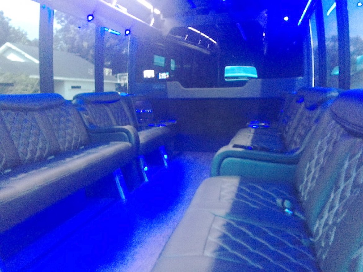 Limo Bus for Sale in Oaklyn, NJ - Photo 10