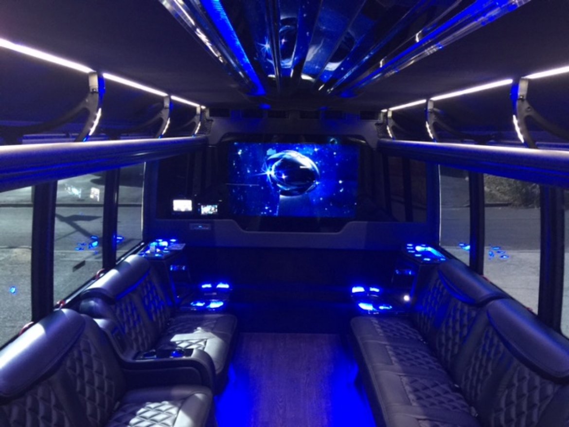Limo Bus for Sale in Oaklyn, NJ - Photo 16