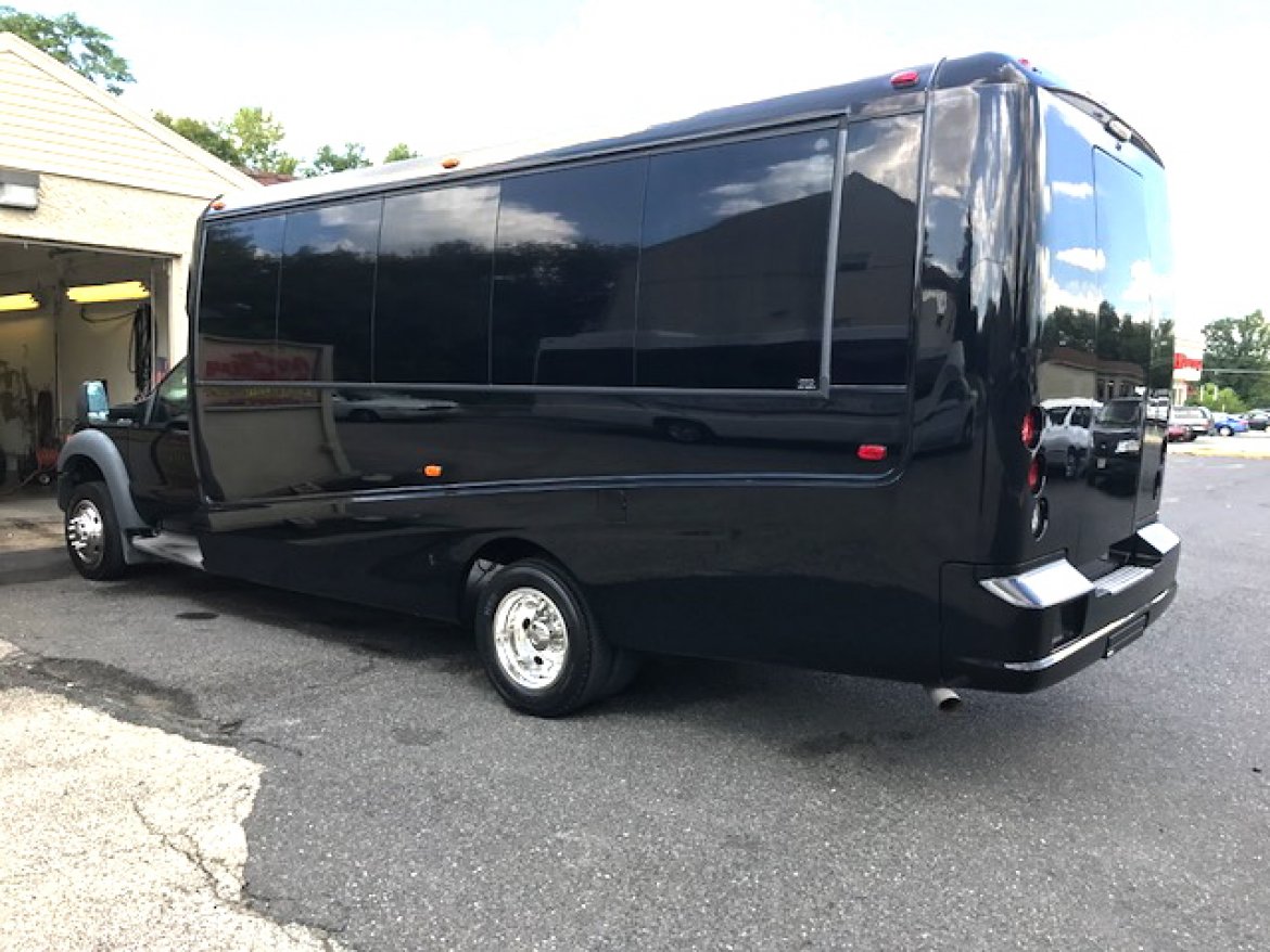 Limo Bus for Sale in Oaklyn, NJ - Photo 20