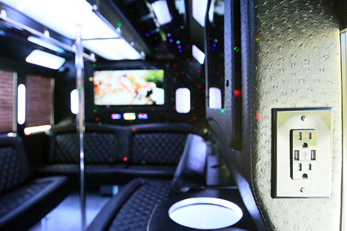Limo Bus for Sale in Oaklyn, NJ - Photo 11
