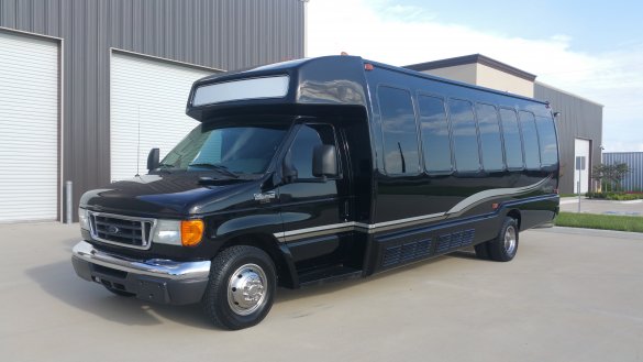 2006 Ford E 450 Limo Bus for Sale in Houston, TX - Photo 3
