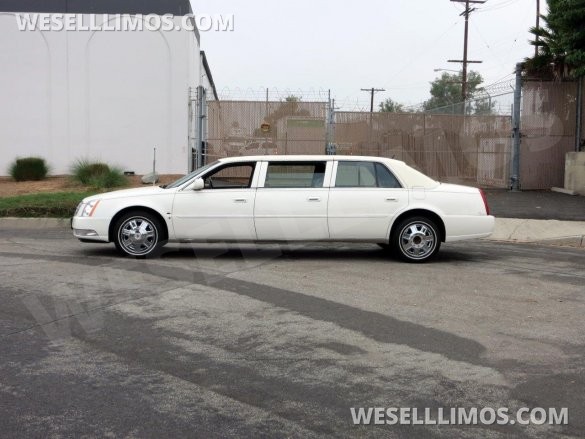 2007 Cadillac DTS 6-Door Limousine for Sale in CARSON, CA - Photo 2