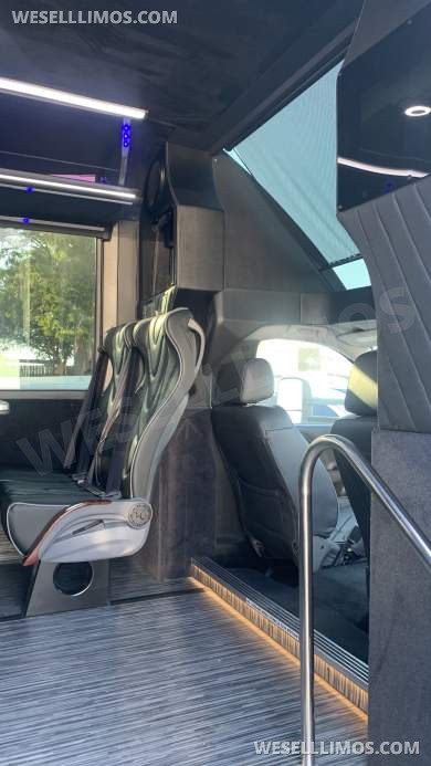 2024 Executive Coach Builders Chevy ECOACH38 Shuttle Bus - Shuttle Bus for Sale in Springfield, MO - Photo 20