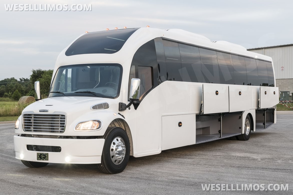 Motorcoach for Sale in Springfield, MO - Photo 7