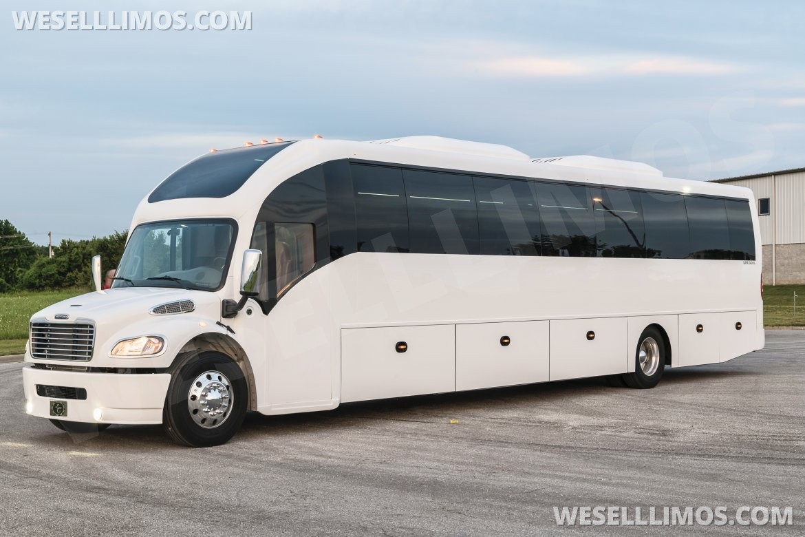 Motorcoach for Sale in Springfield, MO - Photo 3