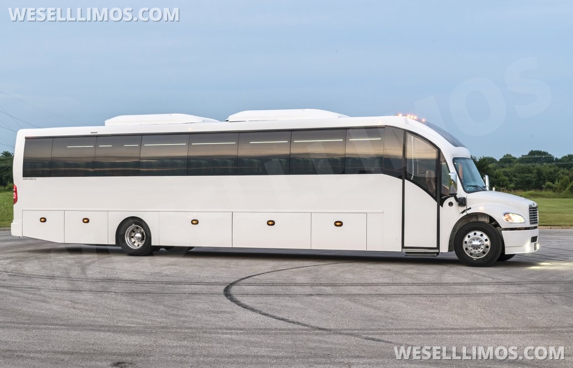 Motorcoach for Sale in Springfield, MO - Photo 8