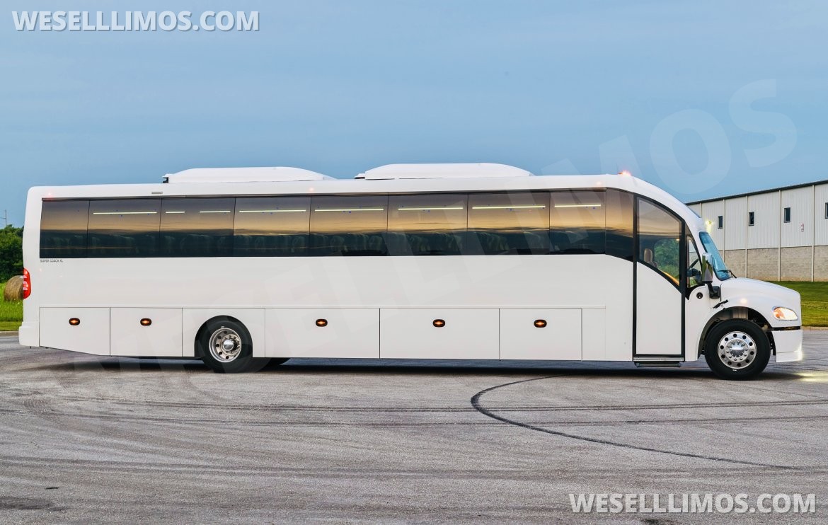Motorcoach for Sale in Springfield, MO - Photo 11