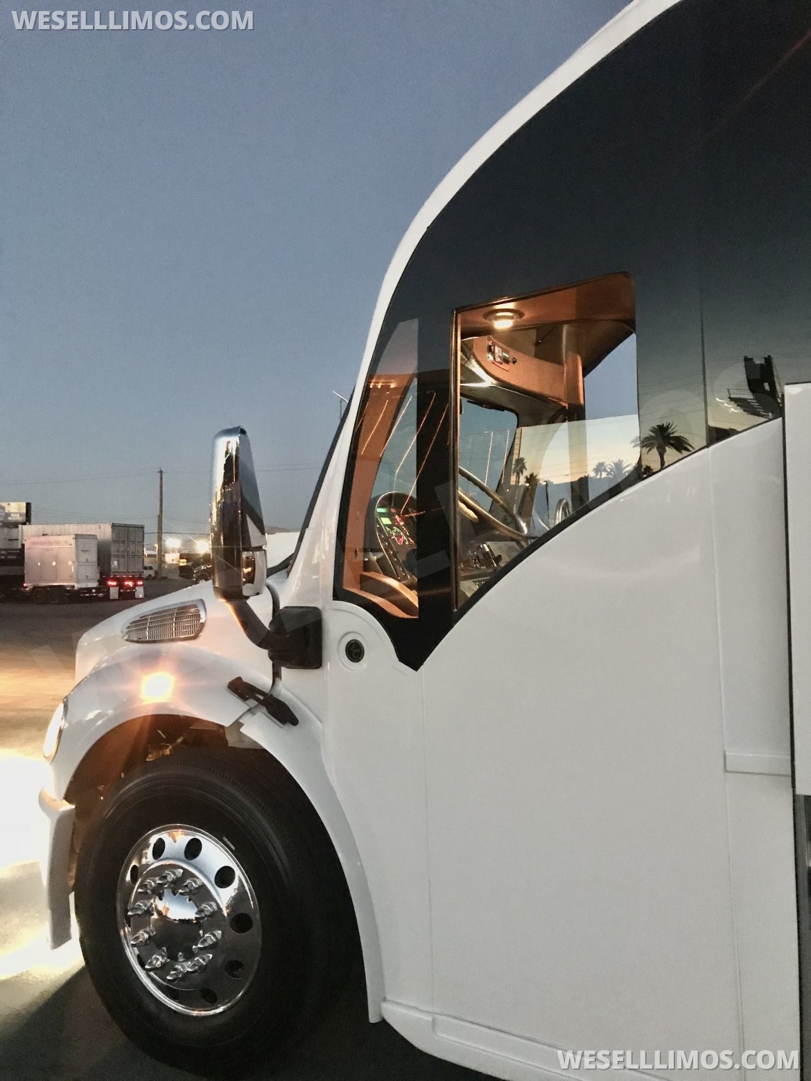 Motorcoach for Sale in Springfield, MO - Photo 13