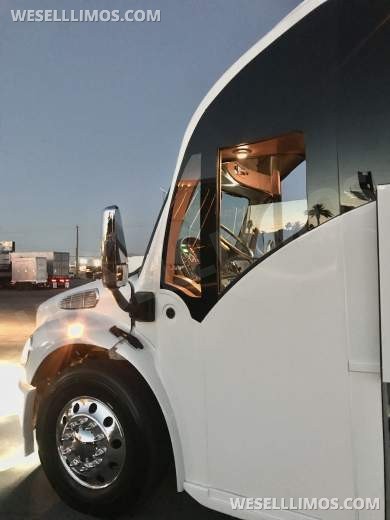 2025 Executive Coach Builders Freightliner SUPERCOACHXL 45 Shuttle Bus - Motorcoach for Sale in Springfield, MO - Photo 13