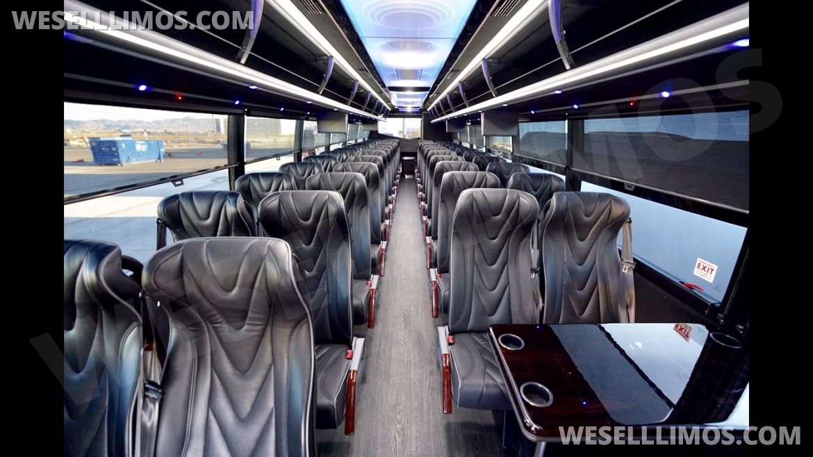 Motorcoach for Sale in Springfield, MO - Photo 2