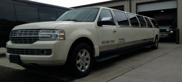 2007 Lincoln  Navigator  SUV Stretch for Sale in North East, PA - Main Photo