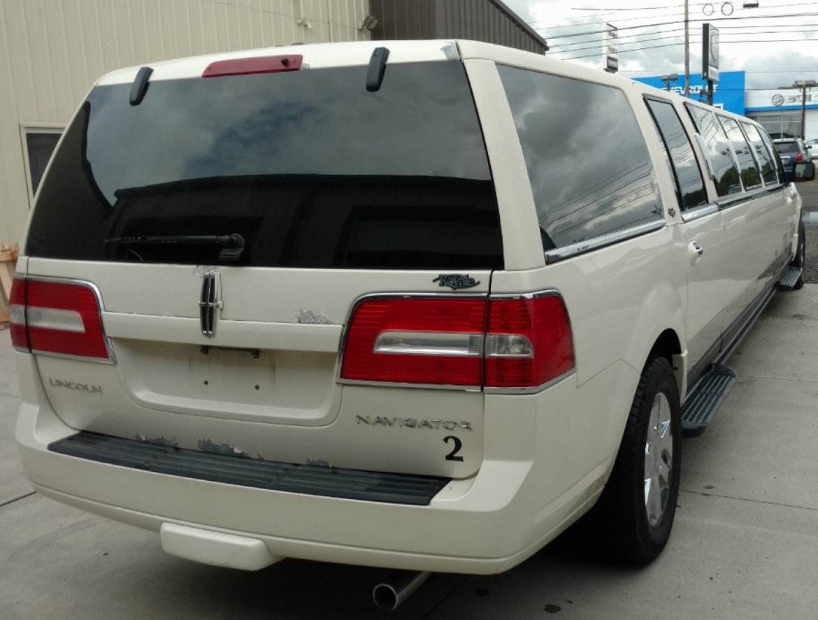 SUV Stretch for Sale in North East, PA - Photo 4