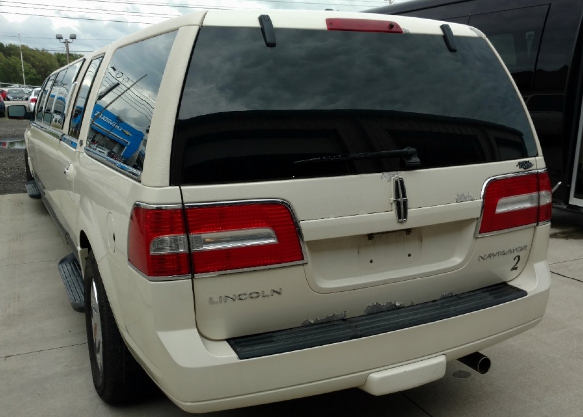 SUV Stretch for Sale in North East, PA - Photo 5
