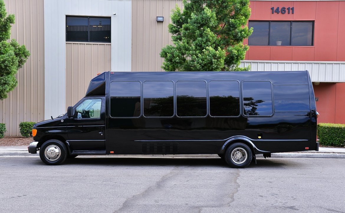 Limo Bus for Sale in Fontana, CA - Photo 5