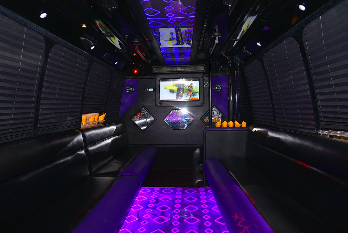 Limo Bus for Sale in Fontana, CA - Photo 13