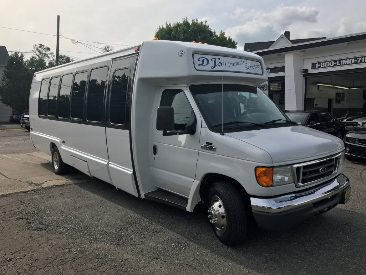 Limo Bus for Sale in Garwood, NJ - Photo 2