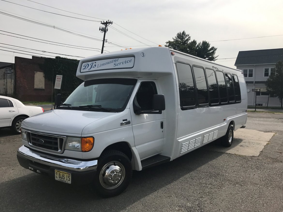 Limo Bus for Sale in Garwood, NJ - Photo 3