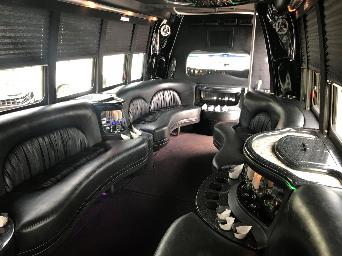 Limo Bus for Sale in Garwood, NJ - Photo 10