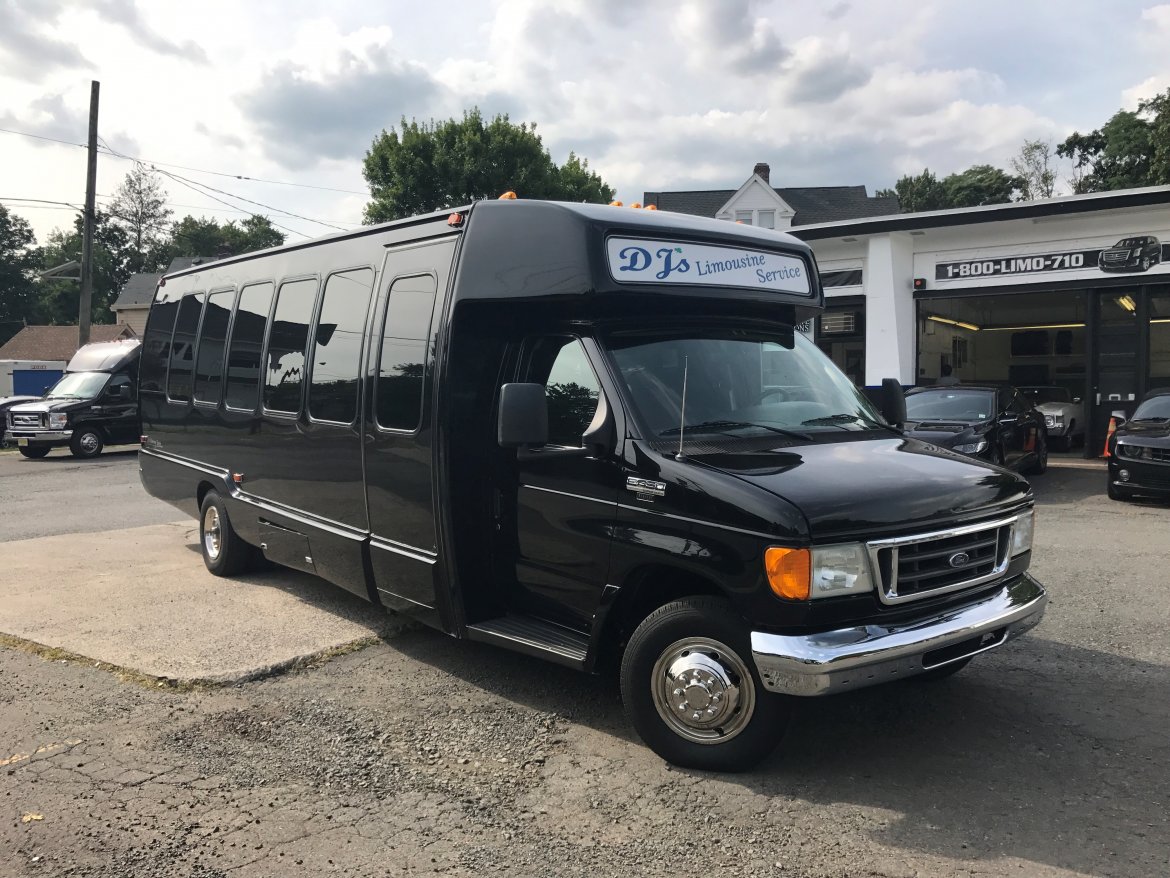 Limo Bus for Sale in Garwood, NJ - Photo 2