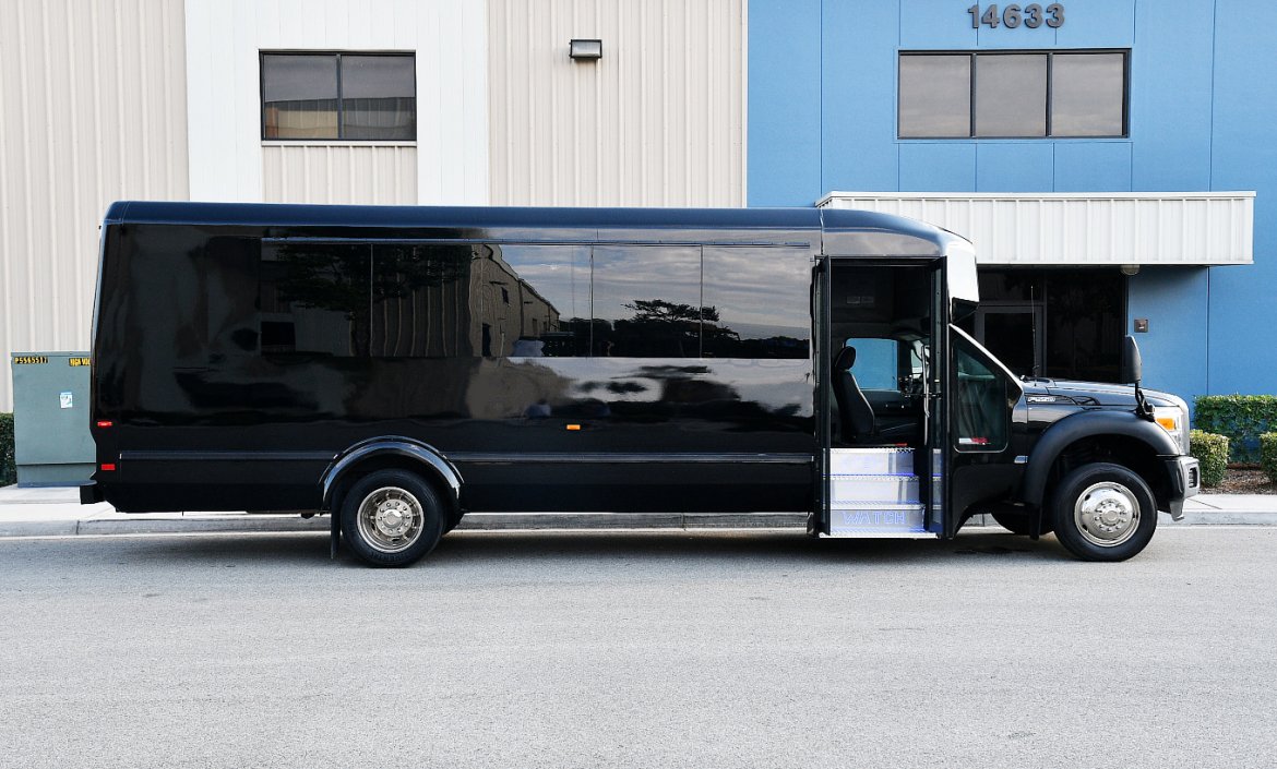 Limo Bus for Sale in Fontana, CA - Photo 2