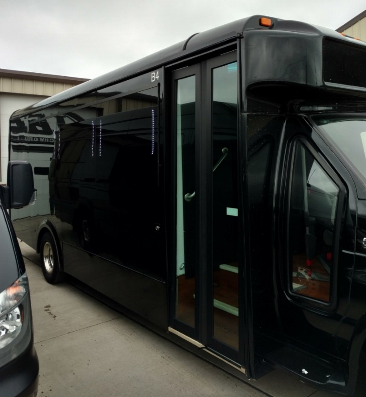 Limo Bus for Sale in North East , PA - Photo 2