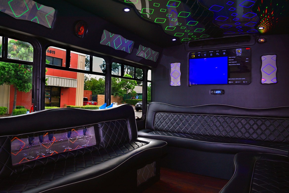 Limo Bus for Sale in Fontana, CA - Photo 12