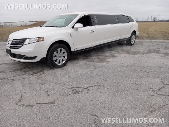 2019 Lincoln MKT Limousine for Sale in Springfield, MO - Main Photo