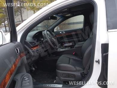2019 Executive Coach Builders 72" Long Door Lincoln MKT - Limousine for Sale in Springfield, MO - Photo 9