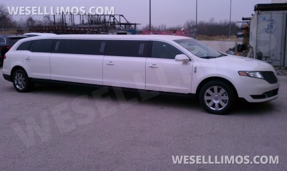 2019 Lincoln MKT Limousine for Sale in Springfield, MO - Main Photo