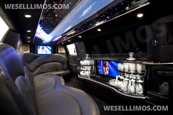2019 Lincoln MKT Limousine for Sale in Springfield, MO - Photo 2
