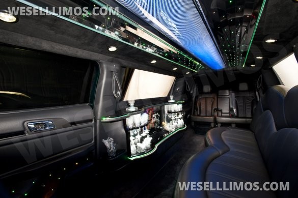 2019 Lincoln MKT Limousine for Sale in Springfield, MO - Photo 3