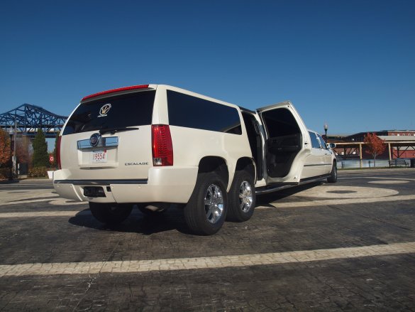 2008 Cadillac Escalade Limousine for Sale in Fall River, MA - Photo 2