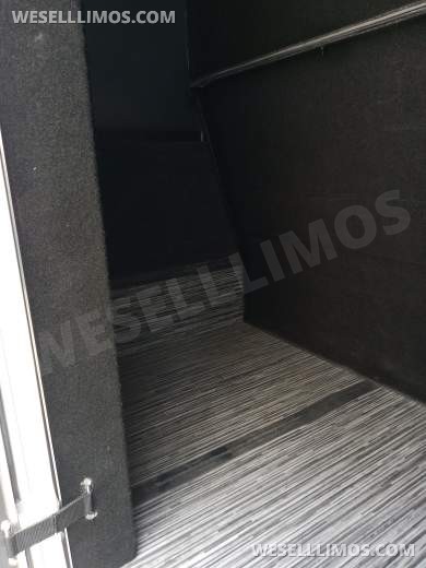 2024 Executive Coach Builders Chevrolet Silverado WB 6500  Shuttle Bus - Shuttle Bus for Sale in Springfield, MO - Photo 22