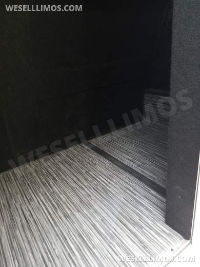 2024 Executive Coach Builders Chevrolet Silverado WB 6500  Shuttle Bus - Shuttle Bus for Sale in Springfield, MO - Photo 23