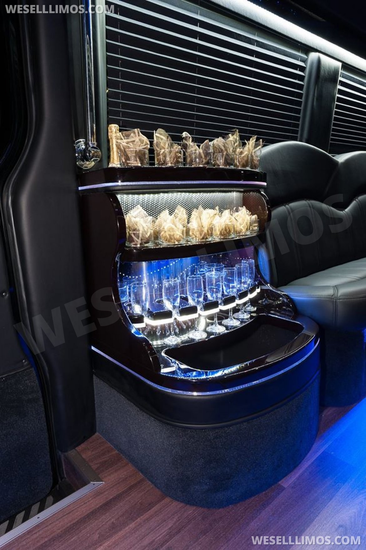 Limo Bus for Sale in Springfield, MO - Photo 6