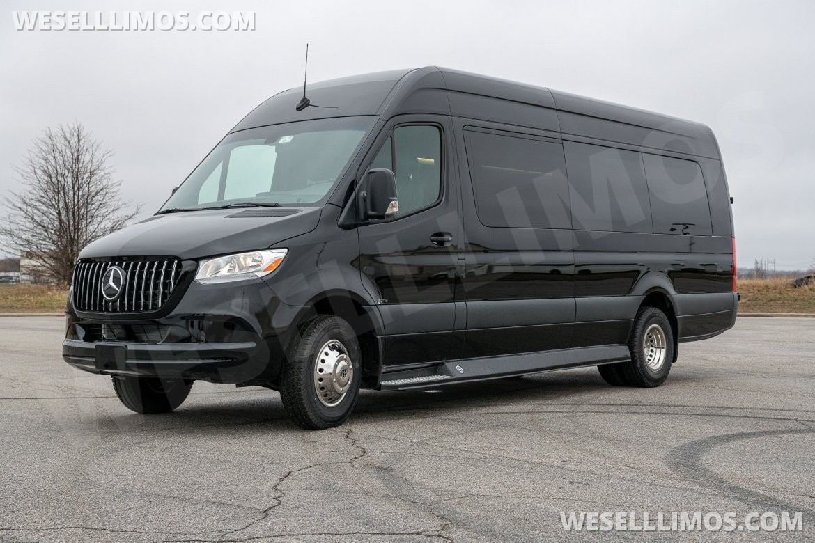 Limo Bus for Sale in Springfield, MO - Photo 4