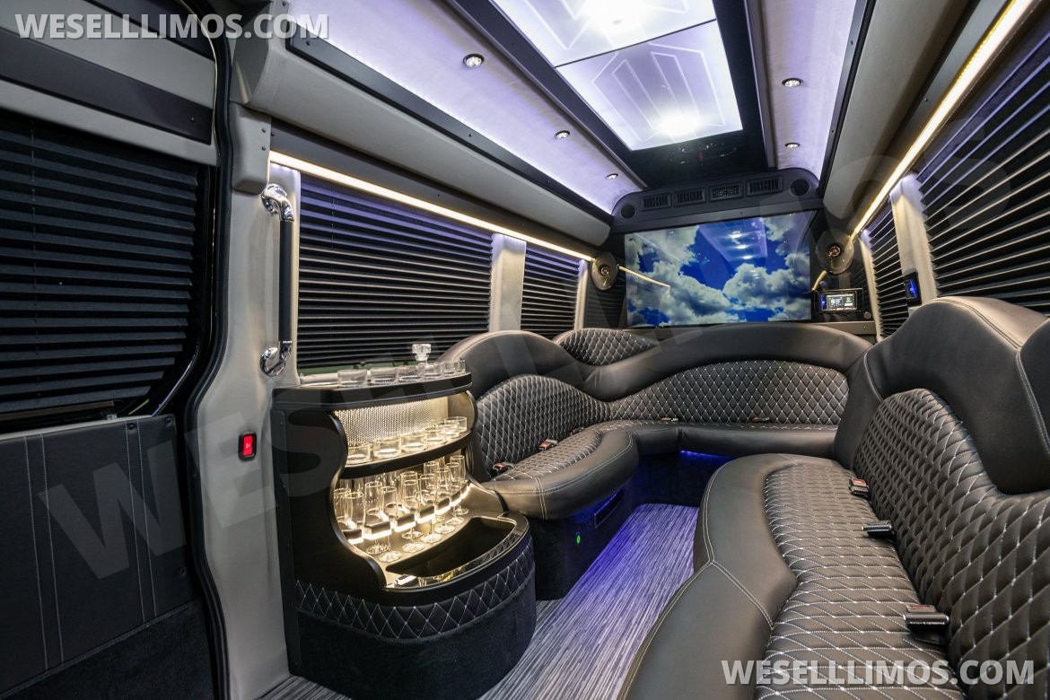 Limo Bus for Sale in Springfield, MO - Photo 12