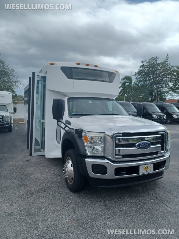 2014 Ford F550 Limo Bus for Sale in West palm beach, FL - Main Photo