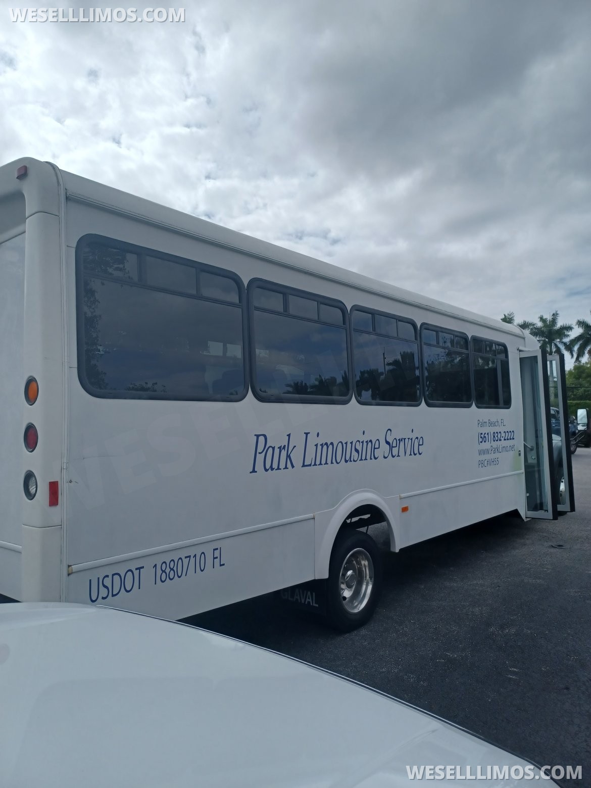 Limo Bus for Sale in West palm beach, FL - Photo 4