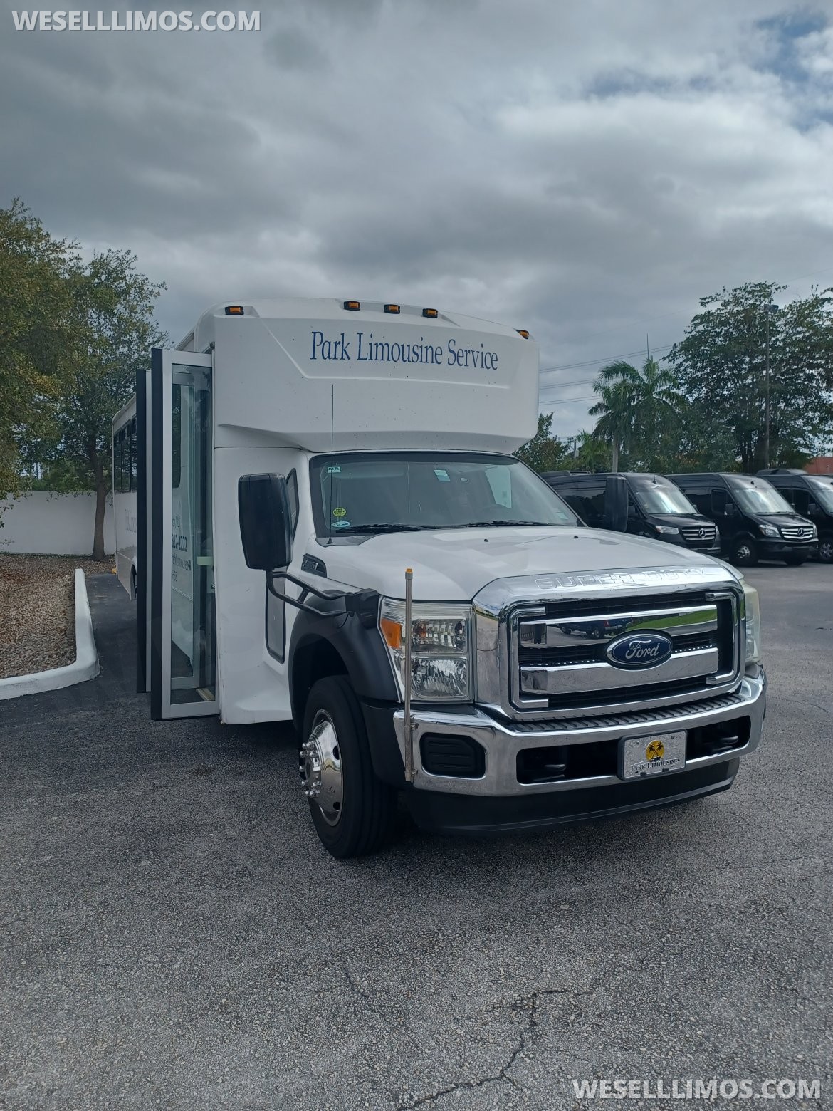 Limo Bus for Sale in West Palm Beach, FL - Main Photo