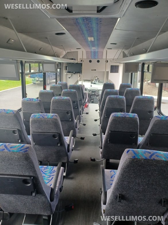 2013 Ford F550 Limo Bus for Sale in West Palm Beach, FL - Photo 2