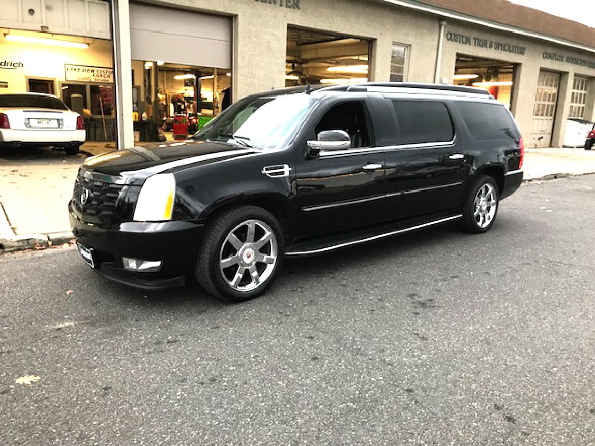 CEO SUV Mobile Office for Sale in Oaklyn, NJ - Main Photo