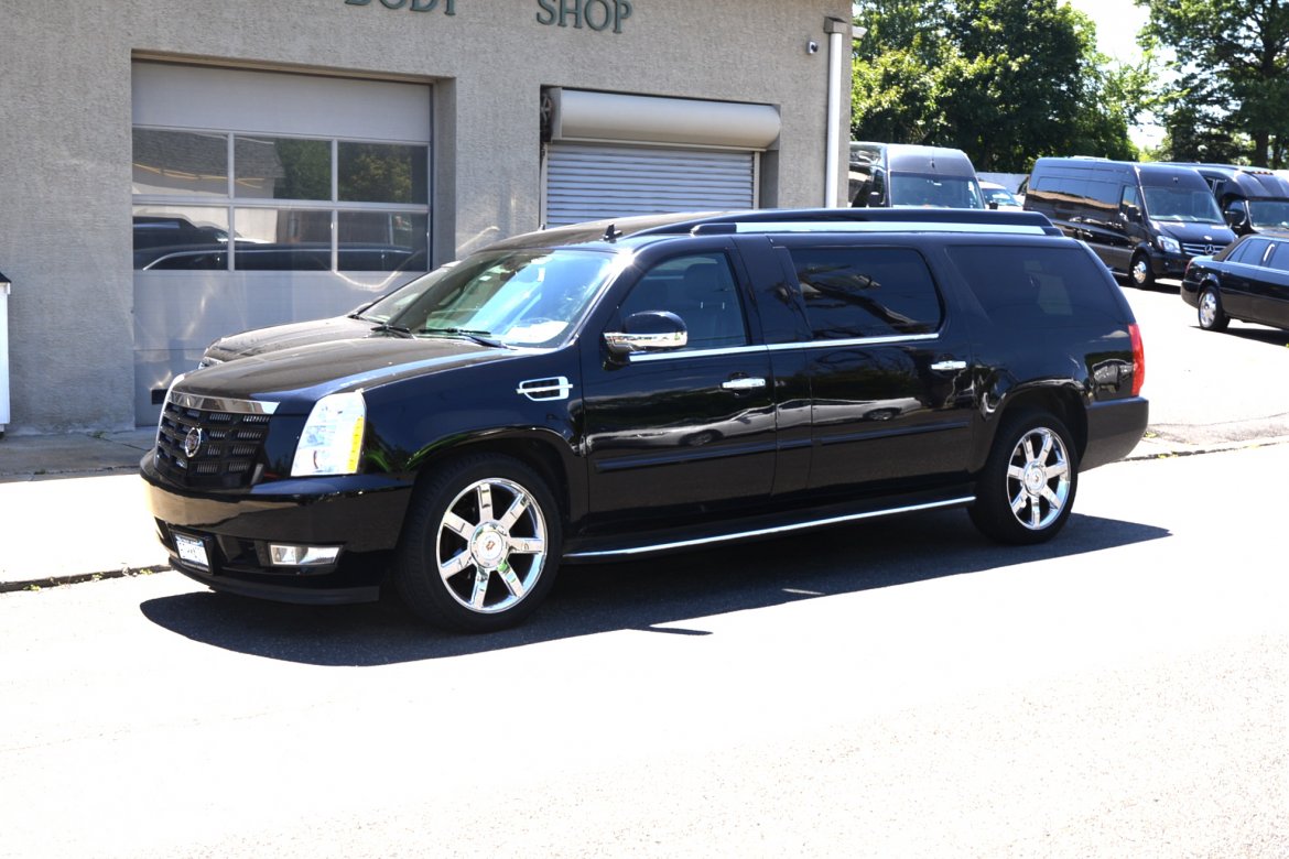 CEO SUV Mobile Office for Sale in Oaklyn, NJ - Photo 8
