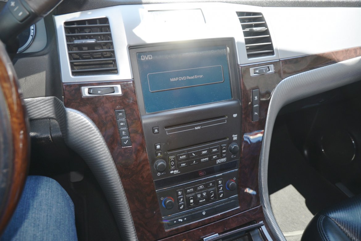 CEO SUV Mobile Office for Sale in Oaklyn, NJ - Photo 13